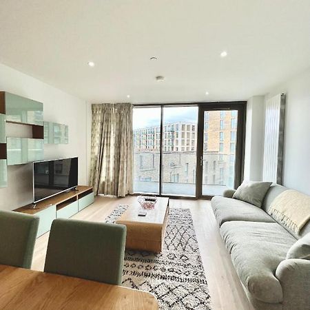 Luxury 2 Bedroom 2 Bathroom Apartment - London City Airport Kültér fotó