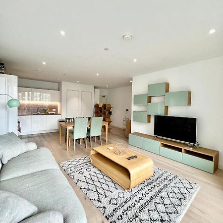 Luxury 2 Bedroom 2 Bathroom Apartment - London City Airport Kültér fotó