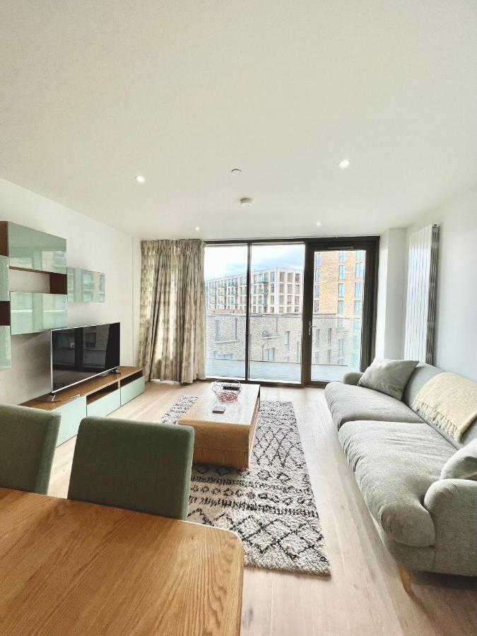 Luxury 2 Bedroom 2 Bathroom Apartment - London City Airport Kültér fotó