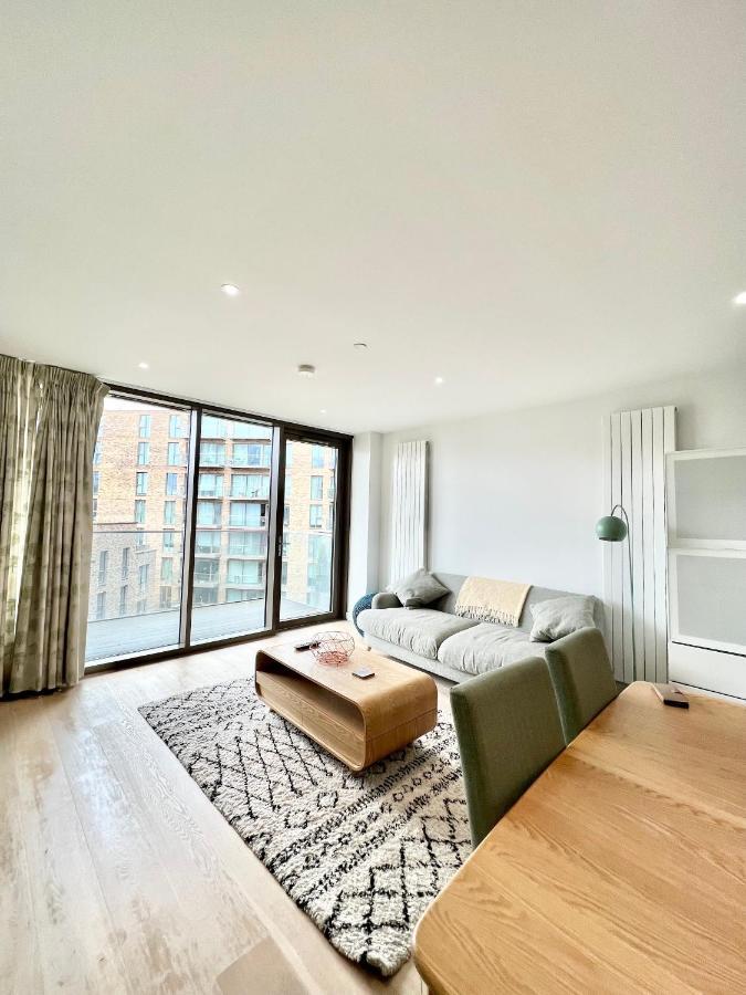 Luxury 2 Bedroom 2 Bathroom Apartment - London City Airport Kültér fotó